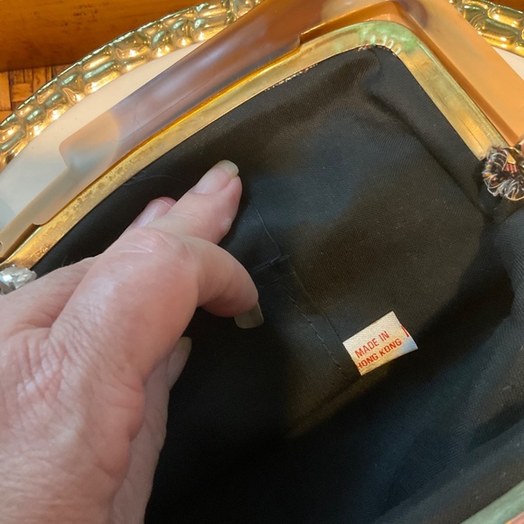 VTG Rare Tapestry Clutch Purse - Made in Hong Kong - Picture 4 of 6